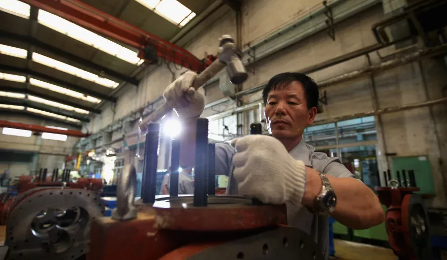 China's manufacturing sector expands
