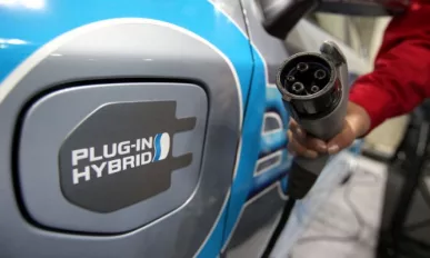 Japan's Top Car Makers Speed up Arrival of Fuel-Cell Cars