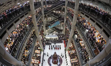 Ping An buys Lloyd's building in London