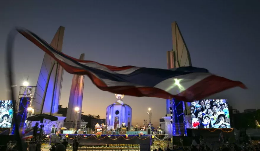 Thai protesters start Bangkok 'shutdown' in bid to topple PM
