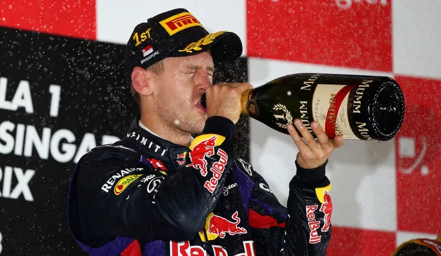 Vettel wins Singapore GP