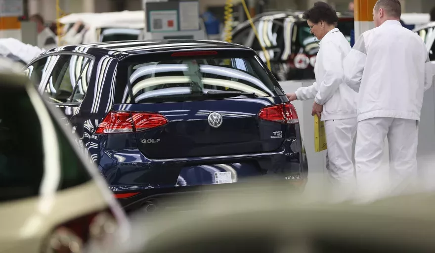VW recalls 384